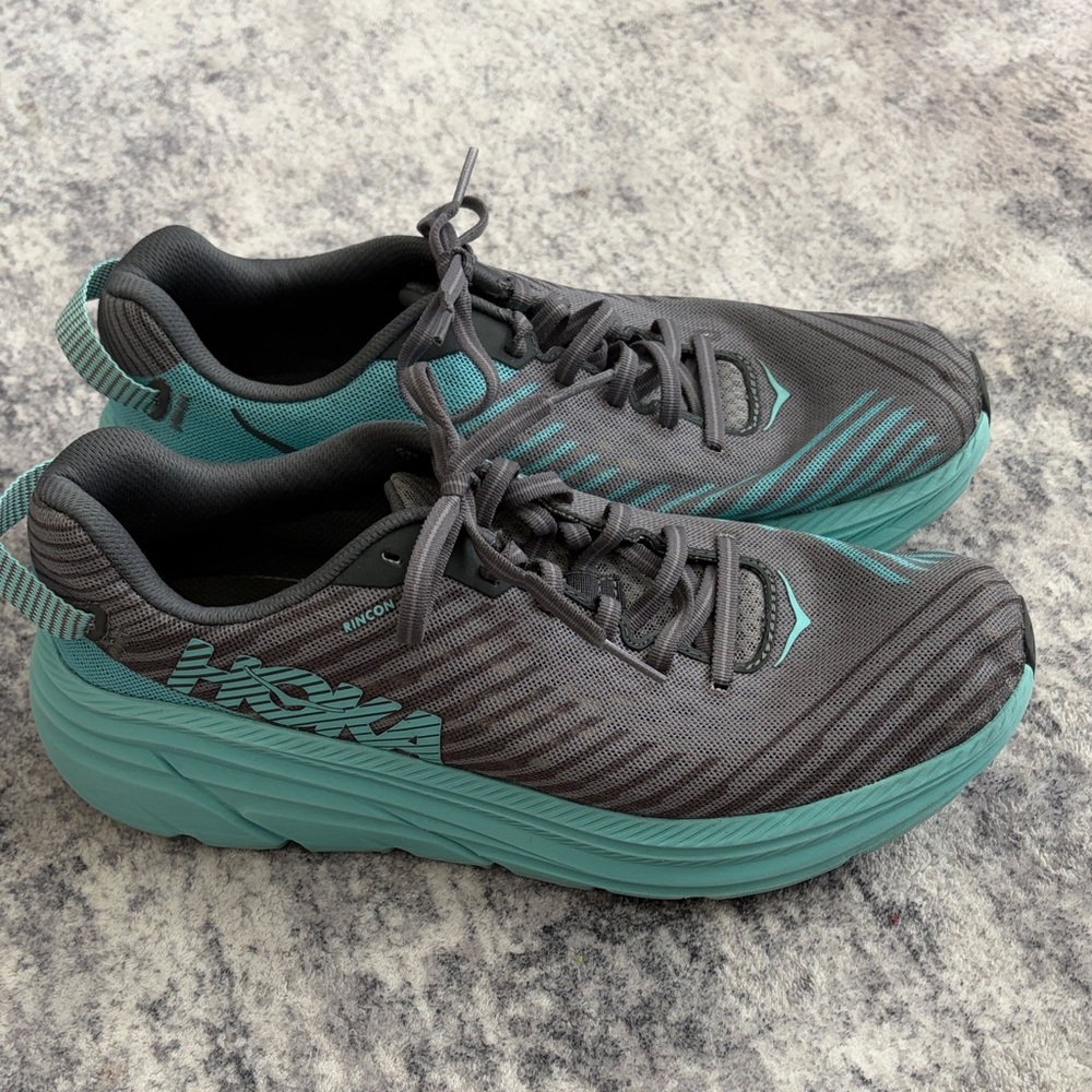 Hoka Rincon Gray Running Shoe with Teal Logo